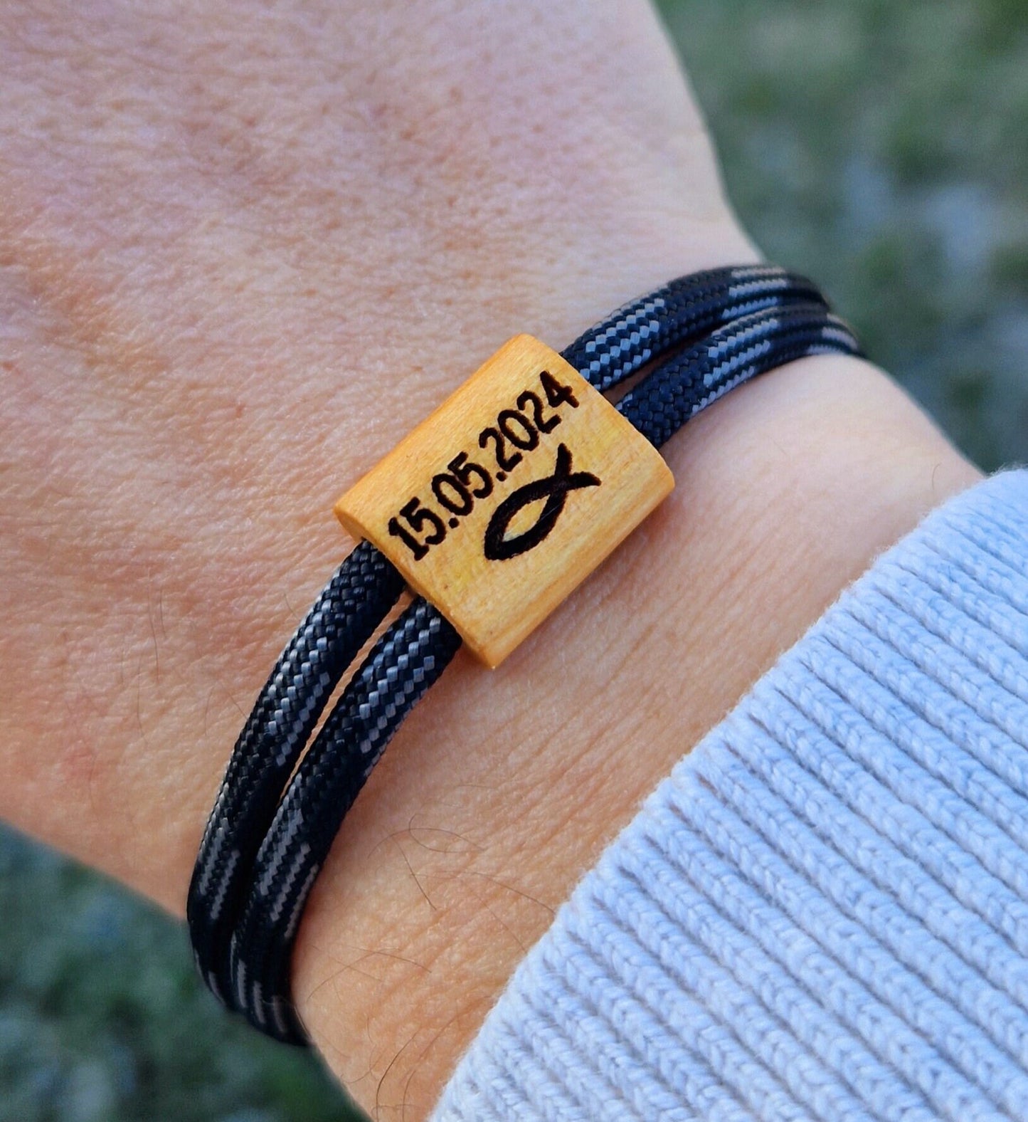 Gravur Holz Armband , Kommunion, Konfirmation, Firmung, Datum mit Fisch