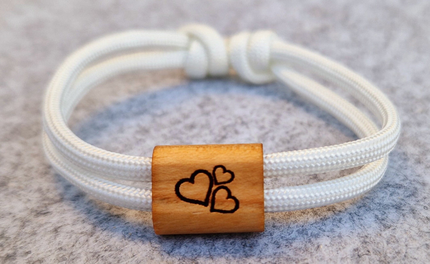 Gravur Holz Armband , Herzen, Surfer Armband, personalisiertes Armband, Valentintag, Pärchen