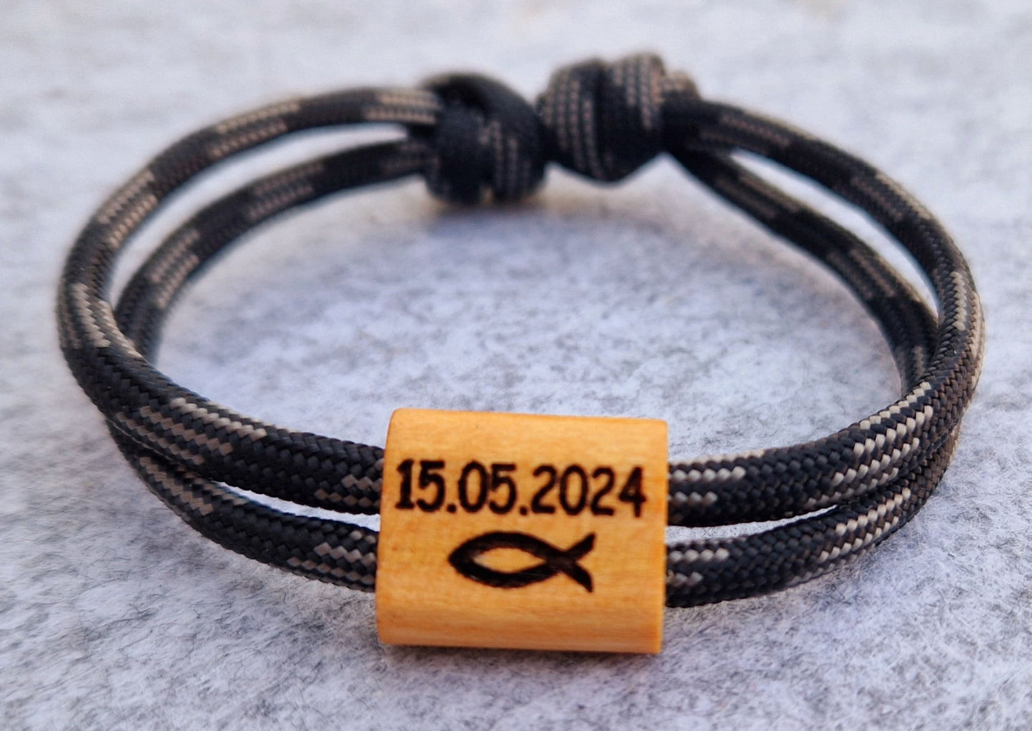 Gravur Holz Armband , Kommunion, Konfirmation, Firmung, Datum mit Fisch