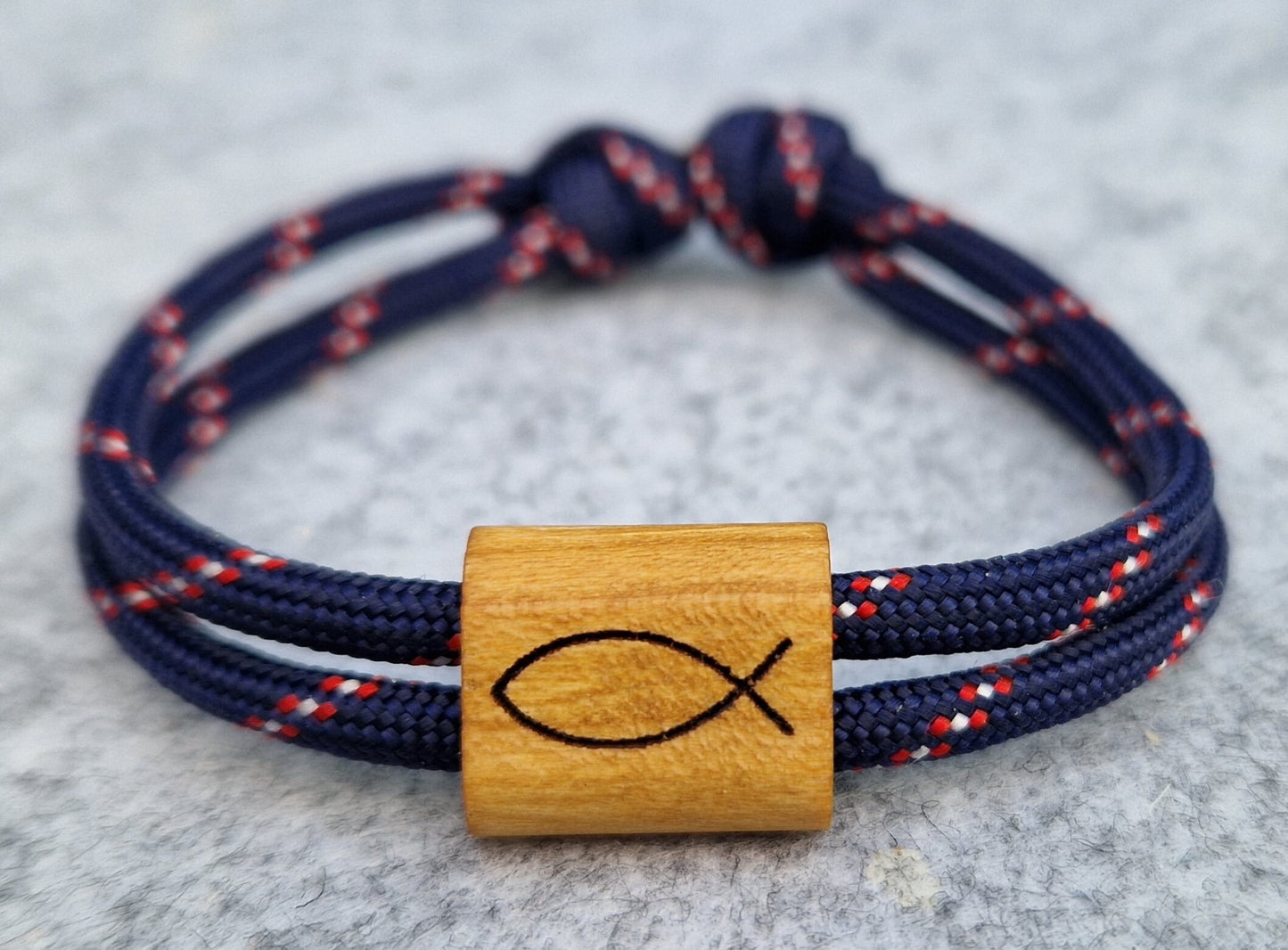 Gravur Holz Armband , Kommunion, Konfirmation, Firmung, Fisch, Armband graviert, filigran